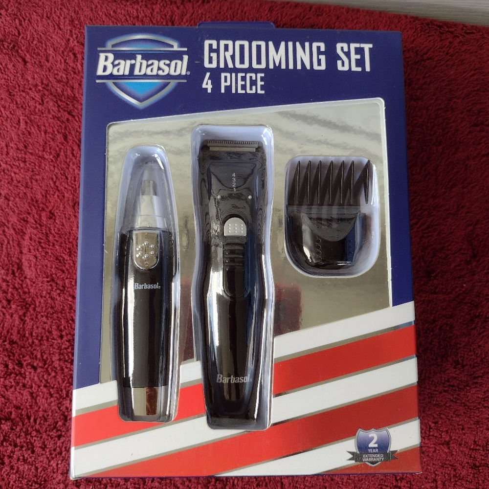 New Barbasol 4 Piece Grooming Set